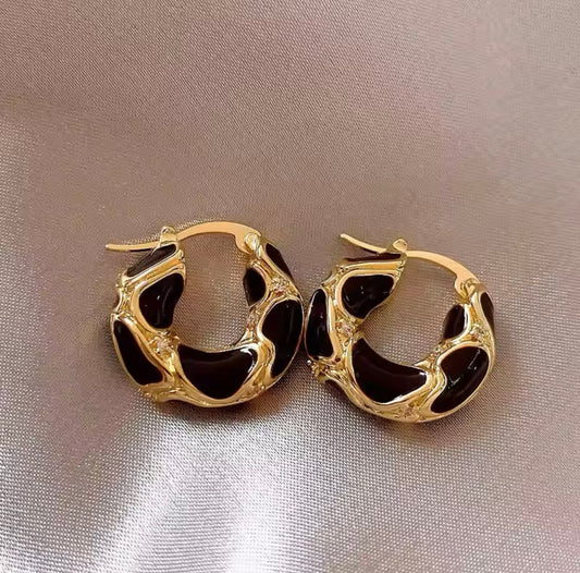 Aretes Aro Dorados con negro